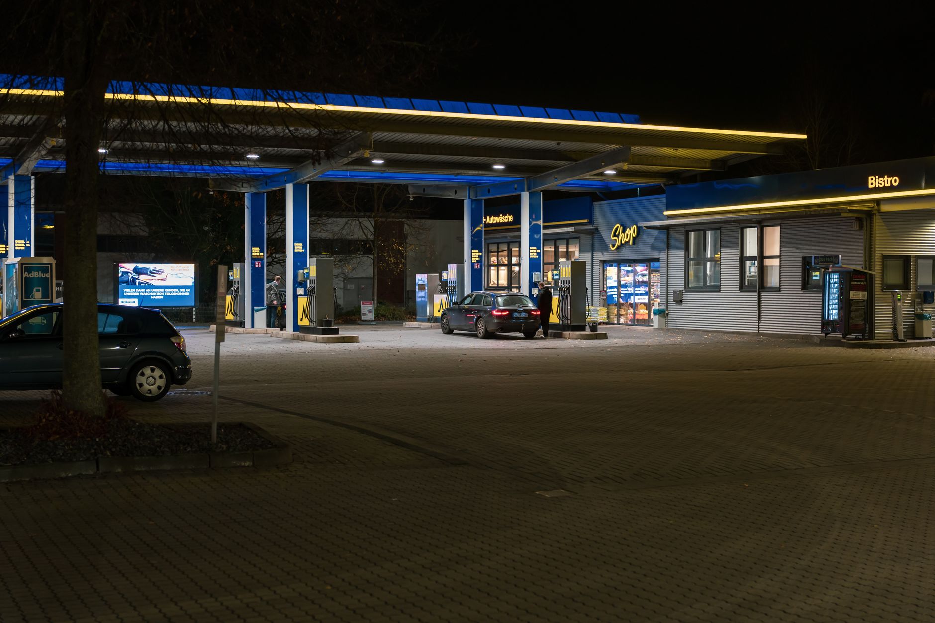 Como contratar uma empresa especializada em instalação elétrica para postos de combustível em Belo Horizonte?